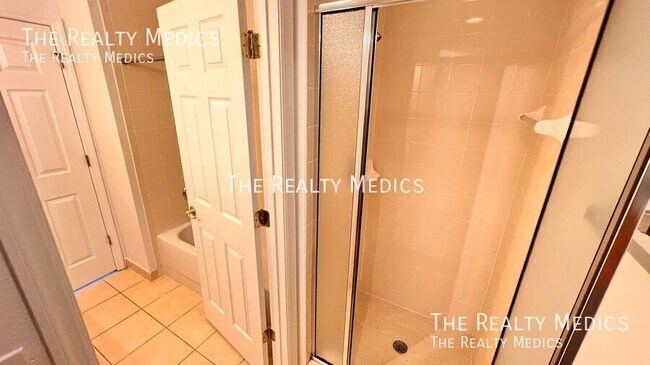 Building Photo - 10278 Regent Park Dr