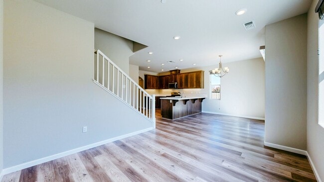 Building Photo - Rare Santa Rosa Four Bedroom house in Desi...