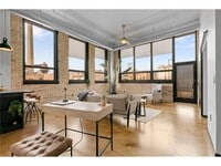 Building Photo - 1701 NE Madison St