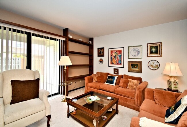 Building Photo - 3BR Townhome (Tapestry) with COUNCIL ROCK ...