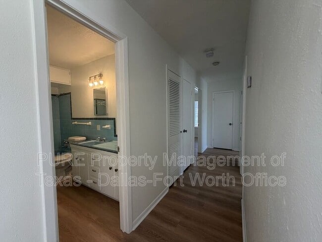 Building Photo - 6222 W Poly Webb Rd