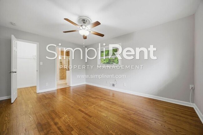 Building Photo - Beautifully Updated 4 Bedroom Home in Decatur! -1st month's Rent FREE with a 13-month lease!
