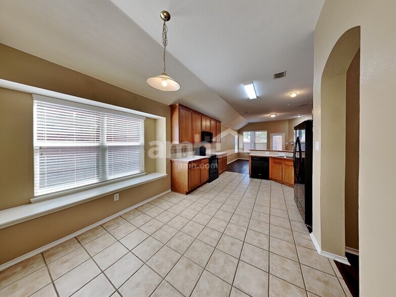 Building Photo - 9613 Glenshee Dr