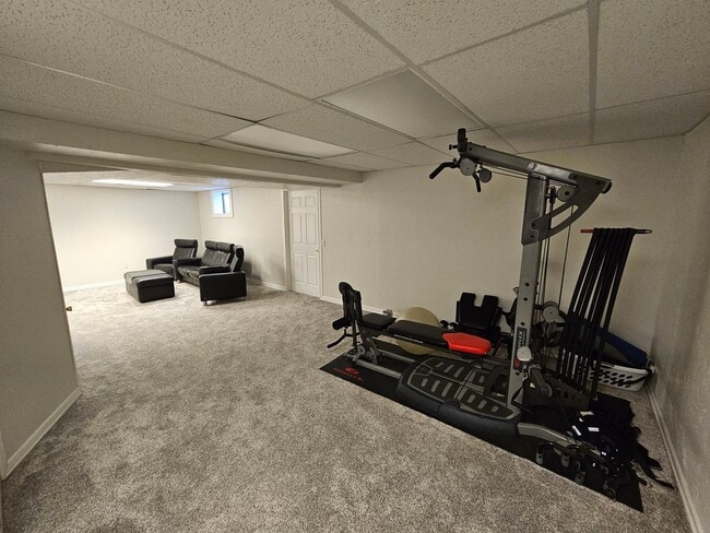 Building Photo - Beautiful Home in the Valley