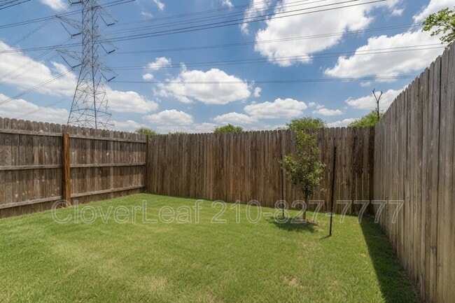 Building Photo - 7044 Elm Cv