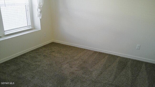 Building Photo - 653 Paseo Dulce Ave