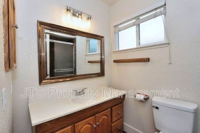 Building Photo - 8128 Sunrise E Way