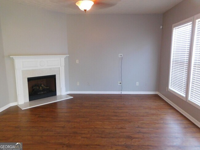 Building Photo - 566 Pond Lillies Rd SE