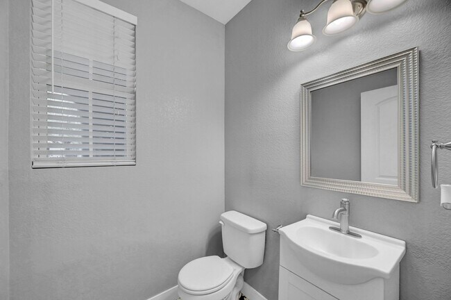 Building Photo - Charming 3-Bedroom Two-Story Home in Gated...