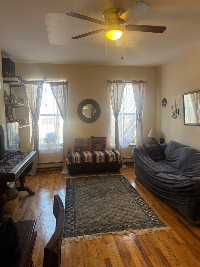 Building Photo - 172 Union St