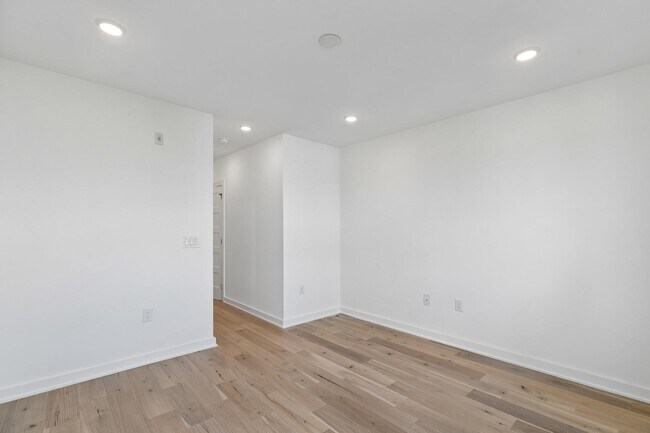 Building Photo - 1249 N 2nd St
