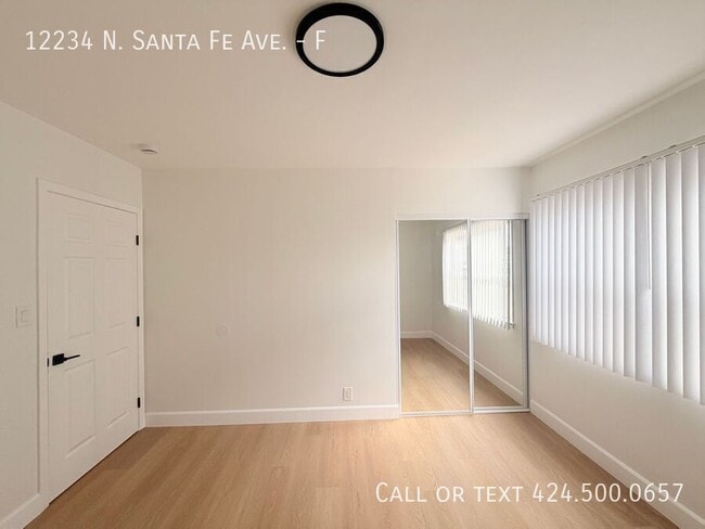 Building Photo - 12234 N Santa Fe Ave