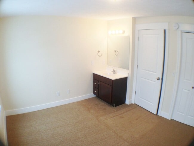 Building Photo - 4 Bedroom, 2 Bath Home available July 2025...