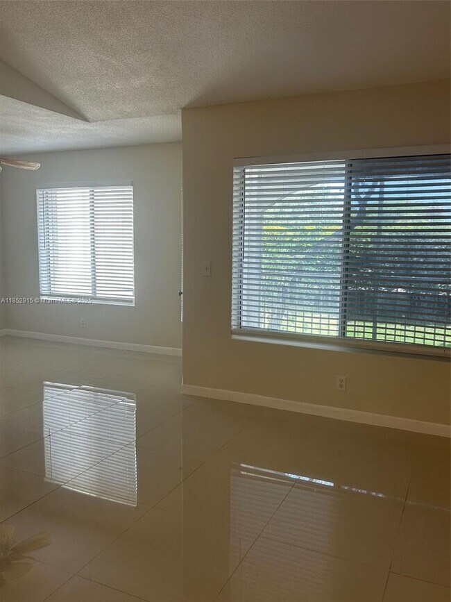 Building Photo - 815 Boynton Beach Blvd