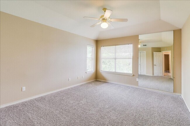 Building Photo - 7426 Lake Travis Dr