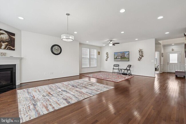 Building Photo - 41741 Stonecutter St