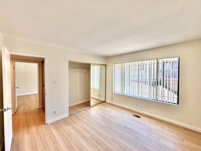 Building Photo - 6664 Reservoir Ln