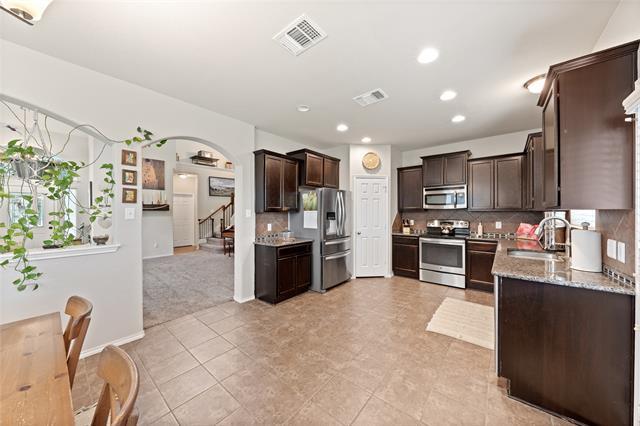 Building Photo - 5516 Pinery Dr