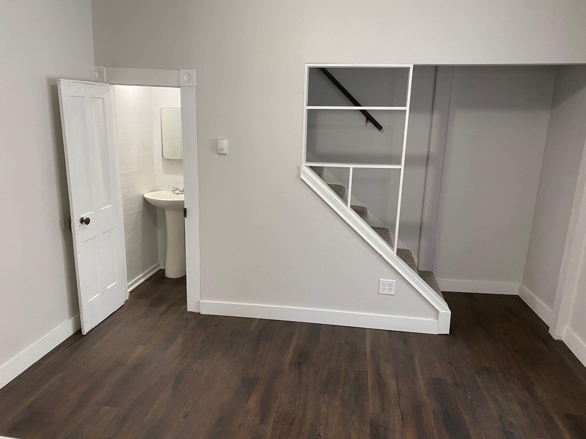 Building Photo - 340 N Park St