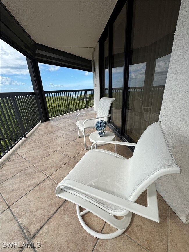 Building Photo - 6075 Pelican Bay Blvd