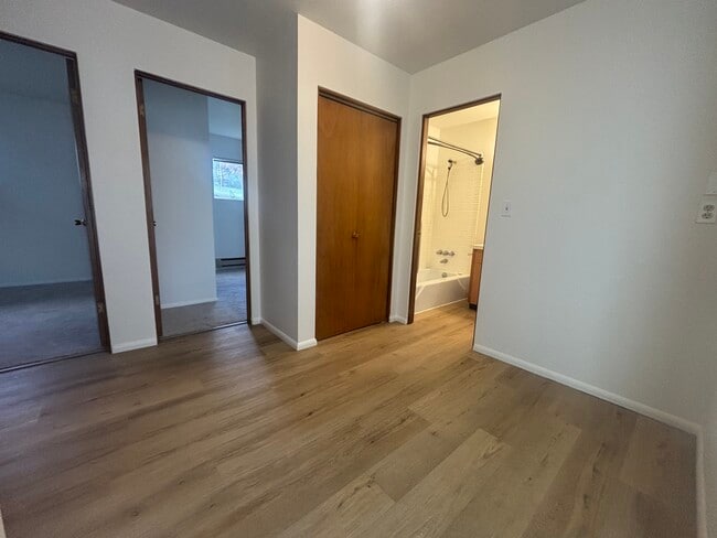 Building Photo - 948 N Montgomery Ave