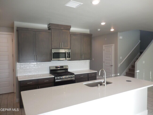 Building Photo - 2245 Rocky Ter Pl
