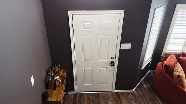 Building Photo - 1909 Kemah Village Dr