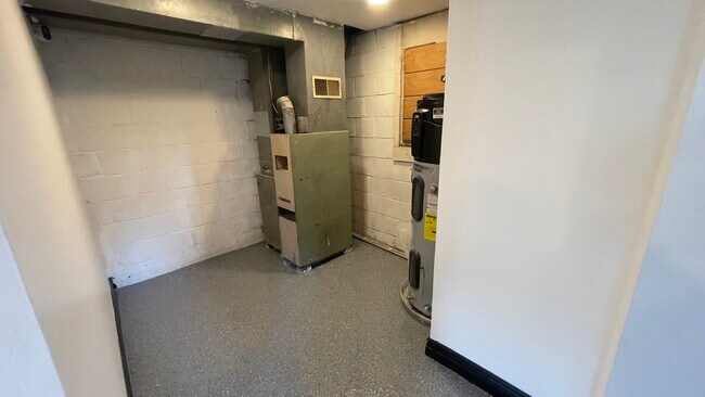 Building Photo - 308 9th St