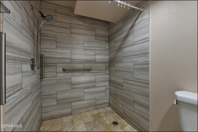 Building Photo - 253 Summerbrooke Ct