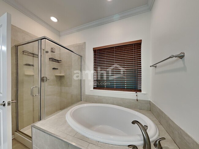 Building Photo - 108 Martello Rd