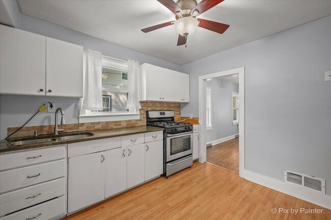 Building Photo - 645 Slade Ave