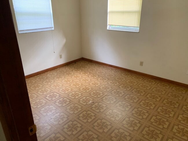 Building Photo - 2804 St Johns Ave