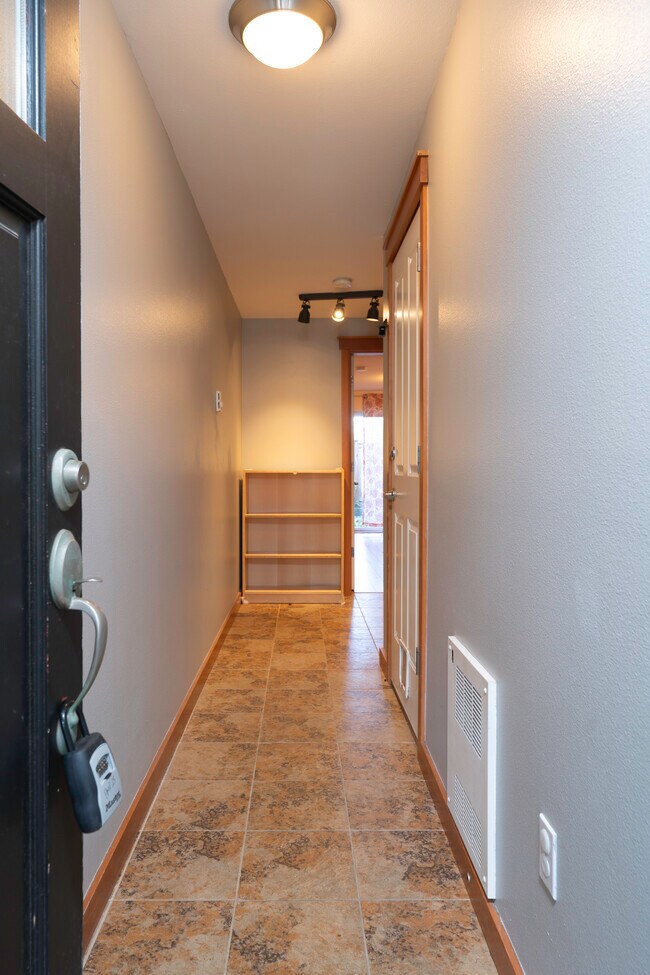 Building Photo - 3606 22nd Ave W