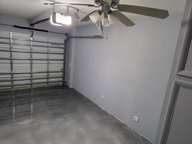 Building Photo - 10708 NW 12th Manor