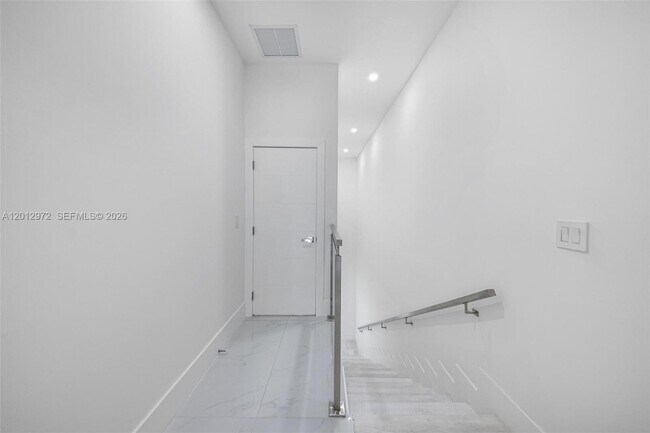 Building Photo - 3142 Carter St