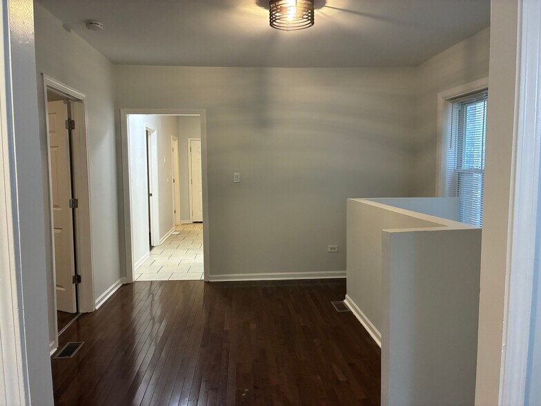 Building Photo - 8144 S Marshfield Ave