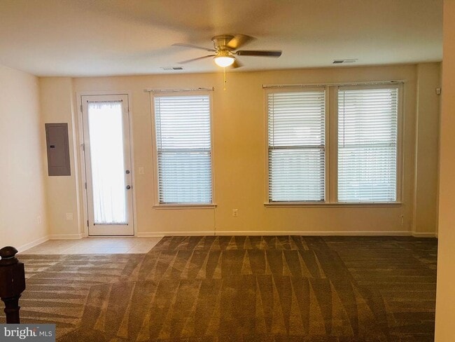Building Photo - 24456 Hawthorn Thicket Ter