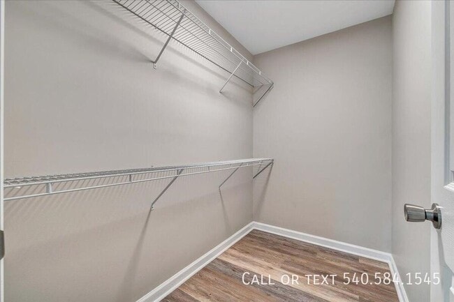 Building Photo - 1424 Varnell Ave NE