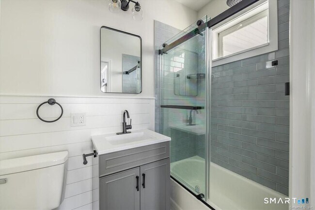 Building Photo - 349 Marlborough Terrace