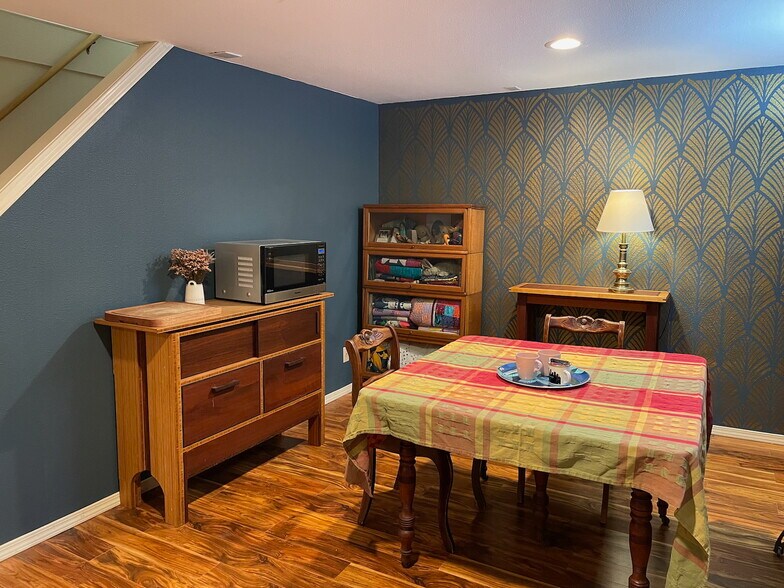 Building Photo - 4041 E Burnside St