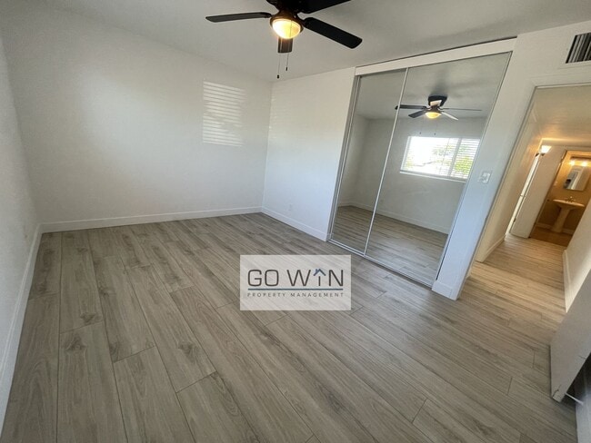 Building Photo - 4 Bed/ 2 Bath - House With Backyard!