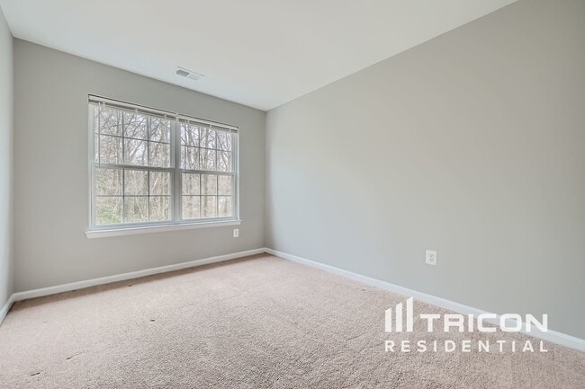 Building Photo - 8007 Apple Valley Dr