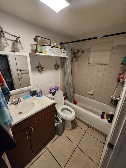 Building Photo - 790 24th St