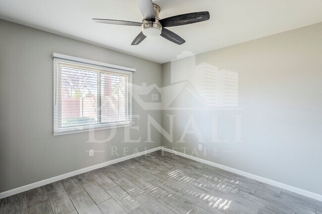 Building Photo - 600 S Dobson Rd