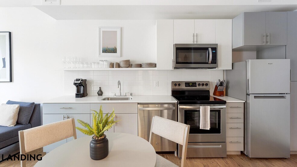 Building Photo - 1419 24th Ave