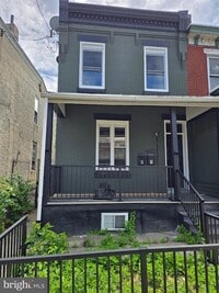 Building Photo - 6022 Pine St