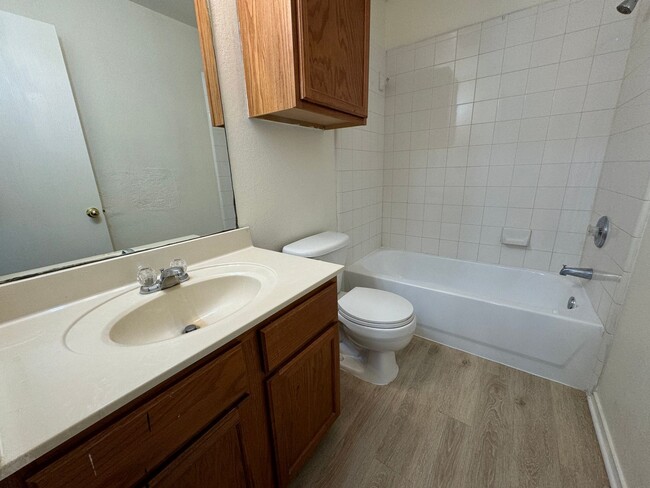 Building Photo - 3608 Malibu Ln