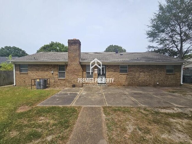 Building Photo - 5395 Fontana Ave