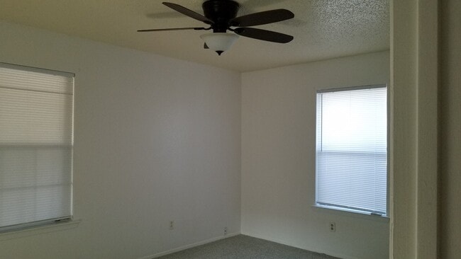 Master has Walk-in Closet - 7632 John T White Rd