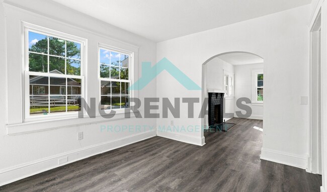 Building Photo - 1309 Carolina St E